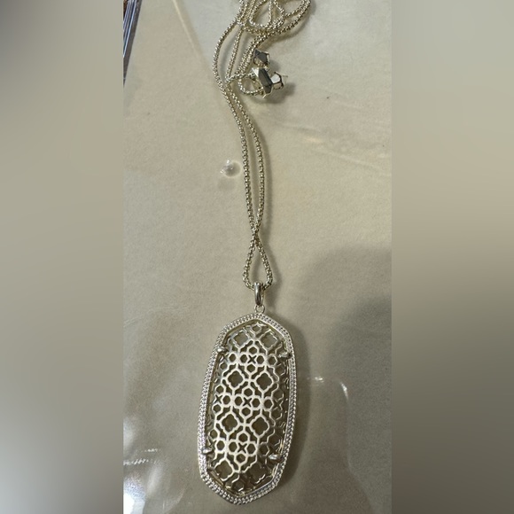 Kendra Scott gold necklace - Picture 1 of 1